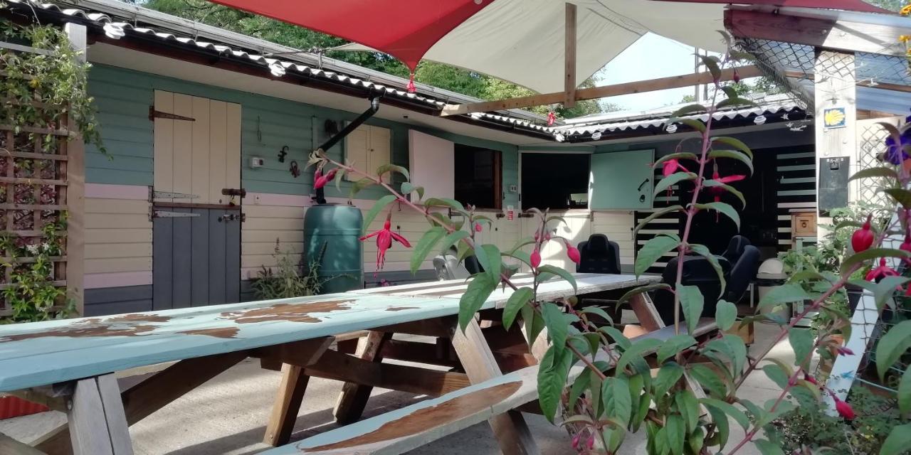Eden's Yard Backpackers Vandrarhem St Austell Exteriör bild